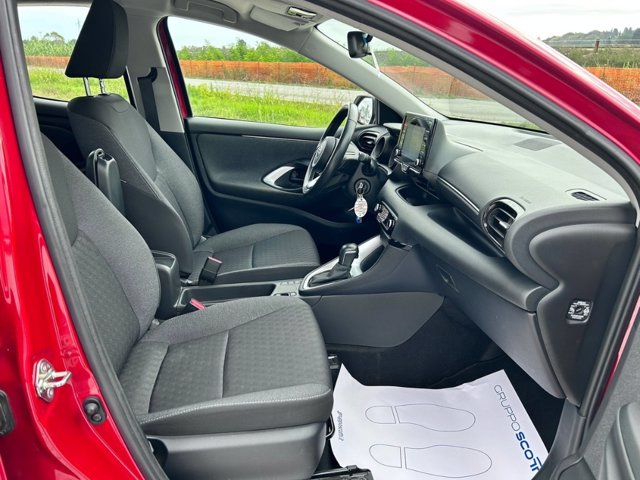 TOYOTA Yaris 1.5h trend