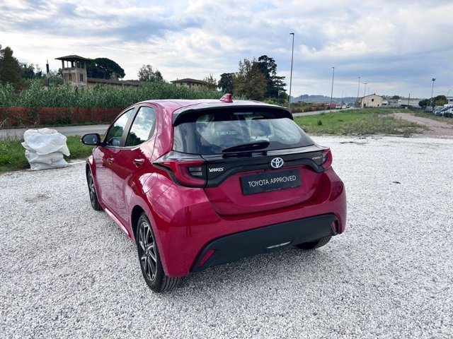 TOYOTA Yaris 1.5h trend