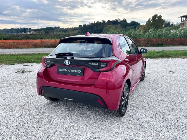 TOYOTA Yaris 1.5h trend
