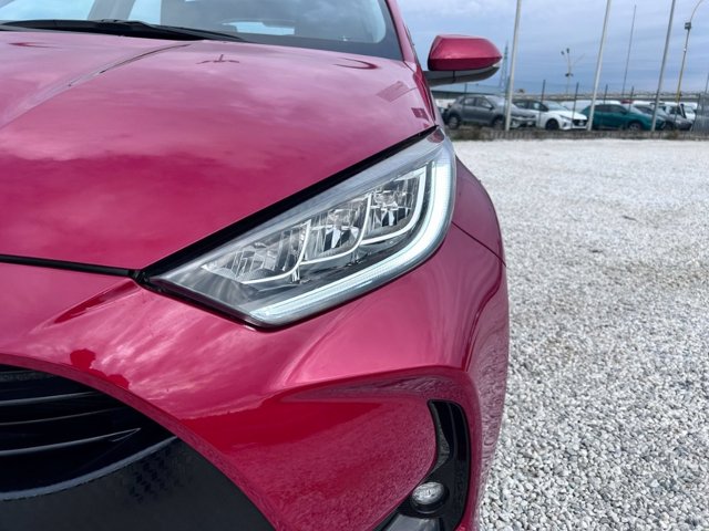 TOYOTA Yaris 1.5h trend