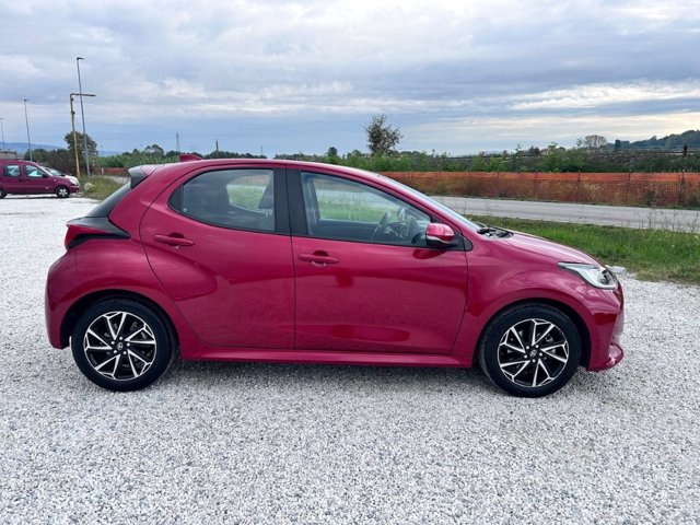 TOYOTA Yaris 1.5h trend