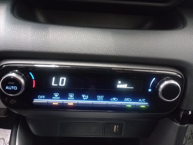 TOYOTA Yaris 1.5h trend