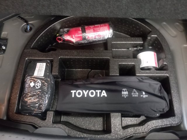 TOYOTA Yaris 1.5h trend