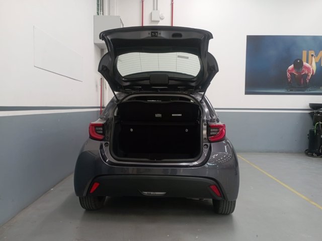 TOYOTA Yaris 1.5h trend