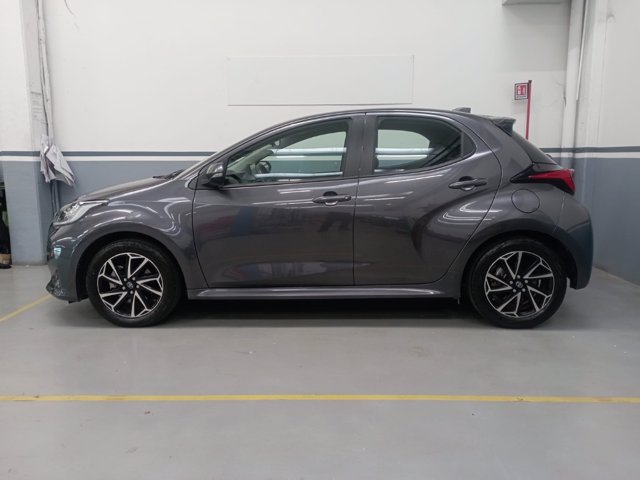 TOYOTA Yaris 1.5h trend