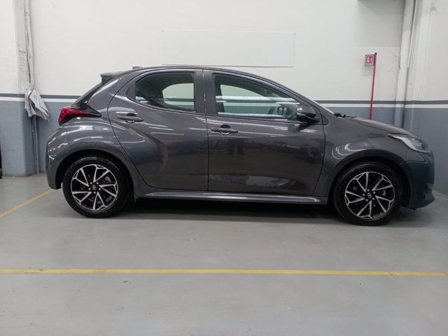 TOYOTA Yaris 1.5h trend