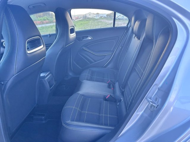 MERCEDES A 180 d sport my16