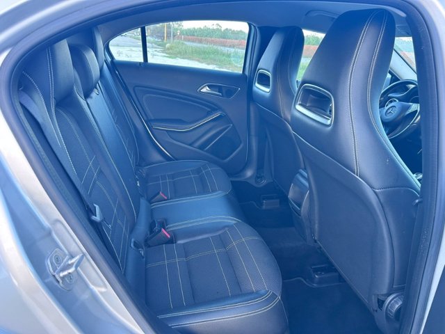 MERCEDES A 180 d sport my16