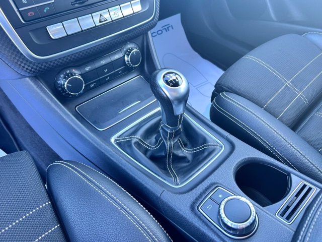 MERCEDES A 180 d sport my16