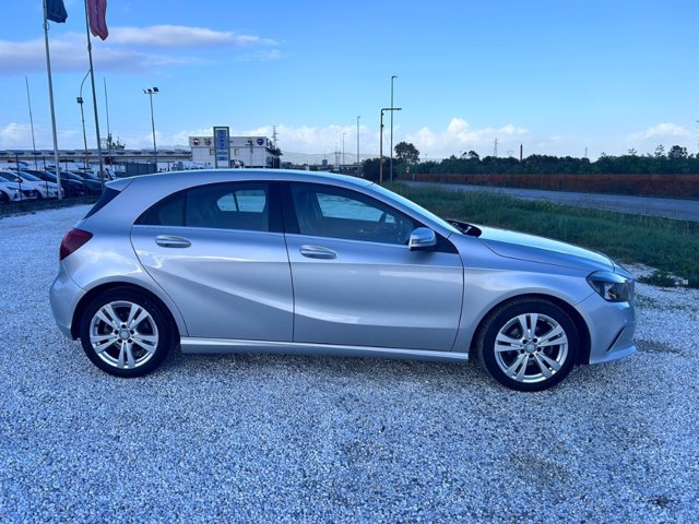 MERCEDES A 180 d sport my16