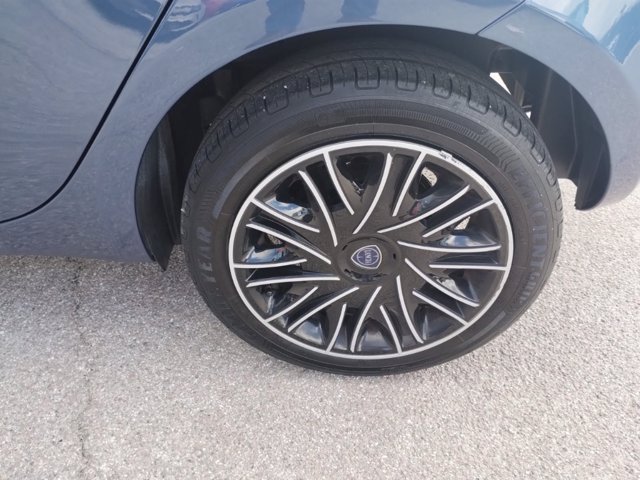 LANCIA Ypsilon 1.0 firefly hybrid gold s&s 70cv