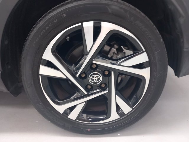 TOYOTA C-hr 1.8h trend e-cvt