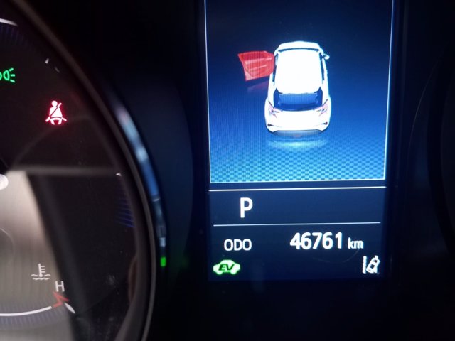 TOYOTA C-hr 1.8h trend e-cvt