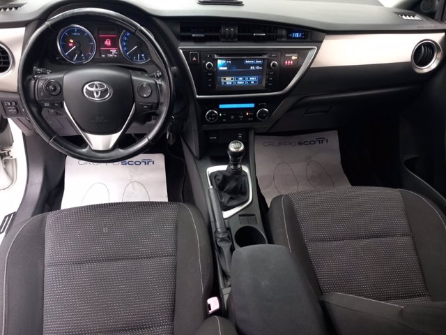 TOYOTA Auris Touring Sports 1.4 D-4D Lounge