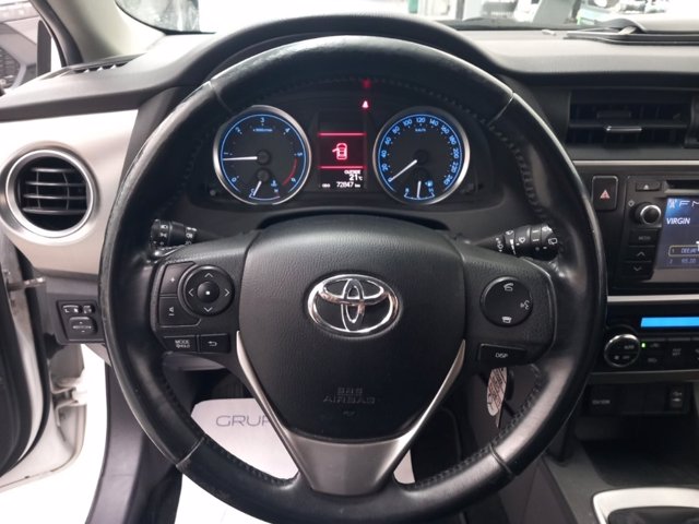TOYOTA Auris Touring Sports 1.4 D-4D Lounge