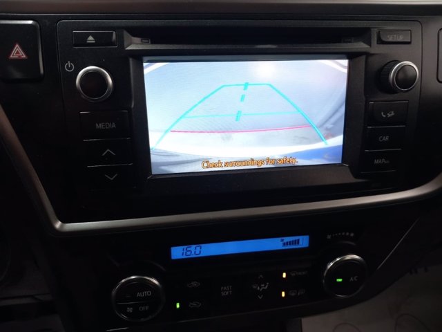 TOYOTA Auris Touring Sports 1.4 D-4D Lounge