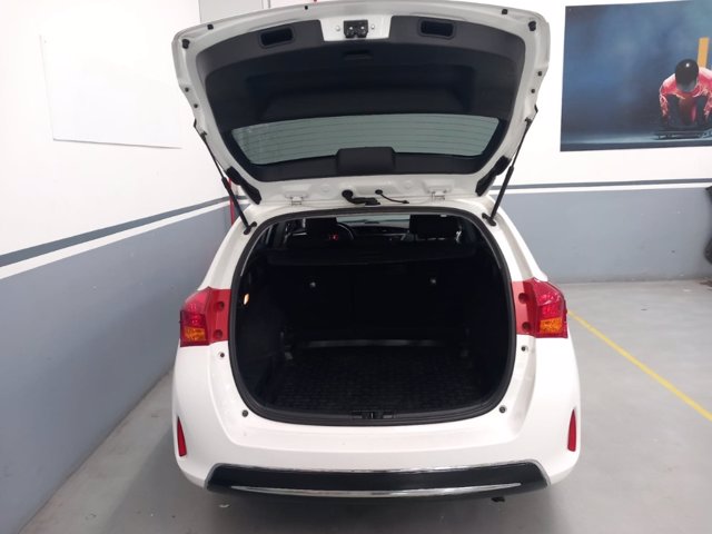 TOYOTA Auris Touring Sports 1.4 D-4D Lounge