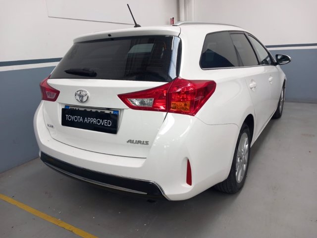 TOYOTA Auris Touring Sports 1.4 D-4D Lounge