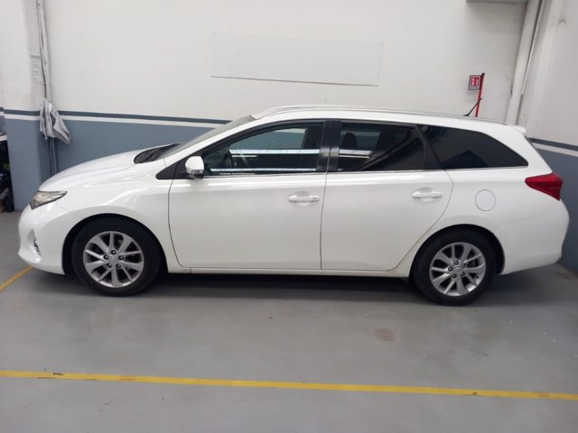 TOYOTA Auris Touring Sports 1.4 D-4D Lounge