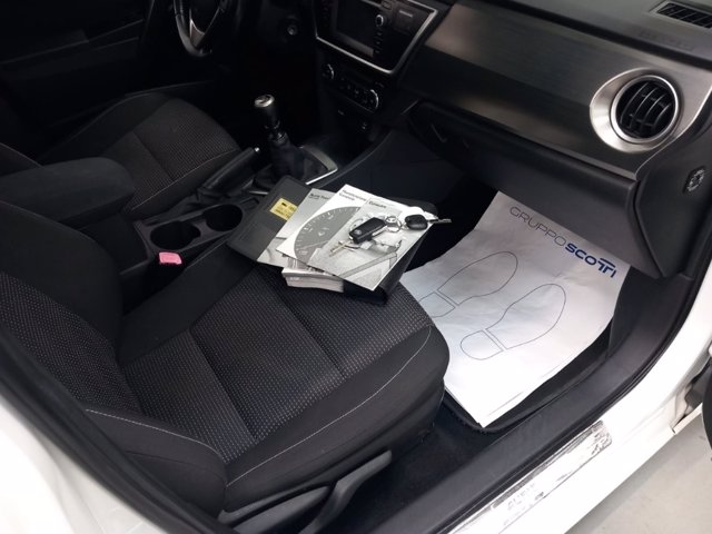 TOYOTA Auris Touring Sports 1.4 D-4D Lounge