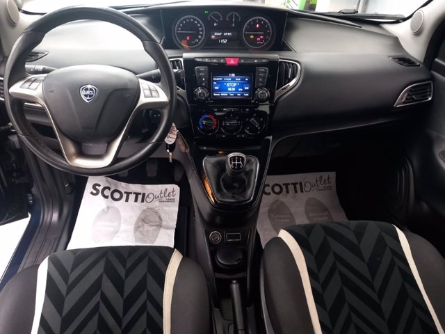 LANCIA Ypsilon 1.2 8v gold s/cl 69cv e6