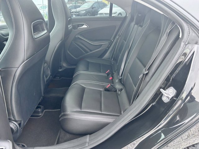 MERCEDES Classe CLA Berlina 200 D Night edition 7G-DCT