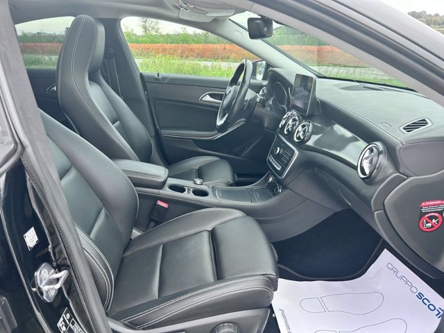 MERCEDES Classe CLA Berlina 200 D Night edition 7G-DCT