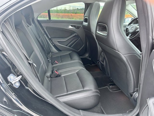 MERCEDES Classe CLA Berlina 200 D Night edition 7G-DCT