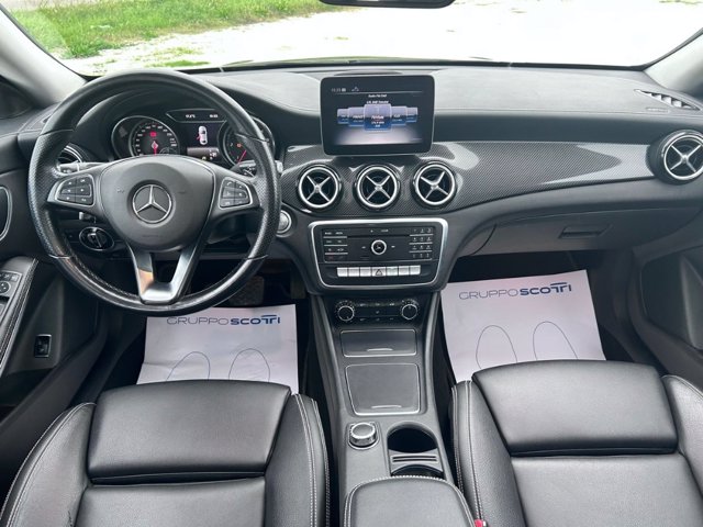 MERCEDES Classe CLA Berlina 200 D Night edition 7G-DCT