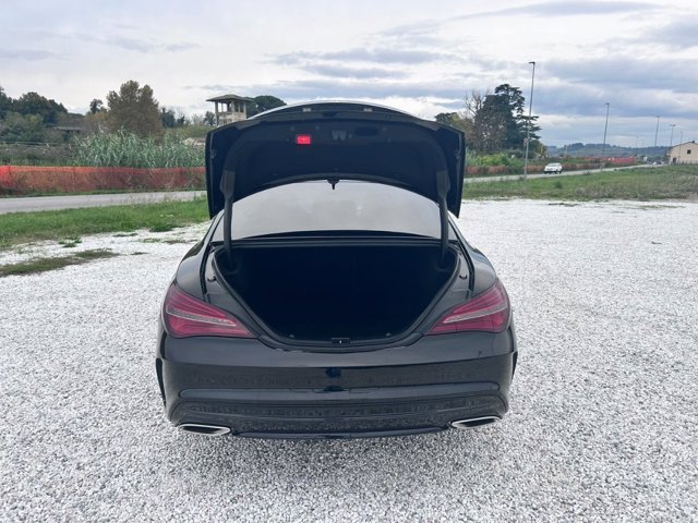 MERCEDES Classe CLA Berlina 200 D Night edition 7G-DCT