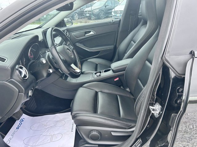 MERCEDES Classe CLA Berlina 200 D Night edition 7G-DCT