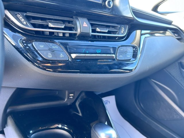 TOYOTA C-HR 1.8 Hybrid E-CVT Trend