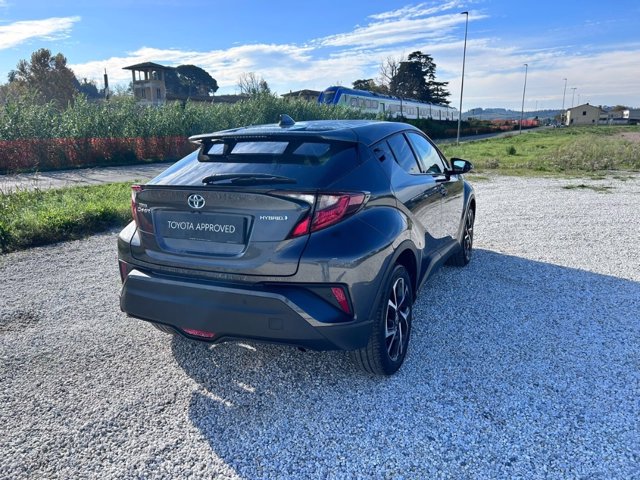 TOYOTA C-HR 1.8 Hybrid E-CVT Trend