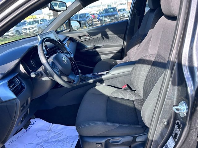 TOYOTA C-HR 1.8 Hybrid E-CVT Trend