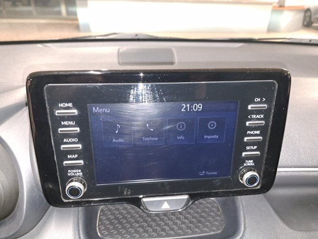 TOYOTA Yaris 1.5h trend