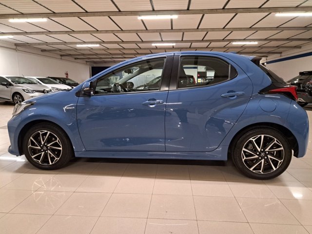 TOYOTA Yaris 1.5h trend