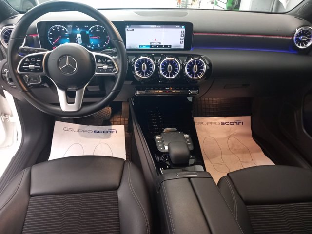 MERCEDES A 180 d sport auto