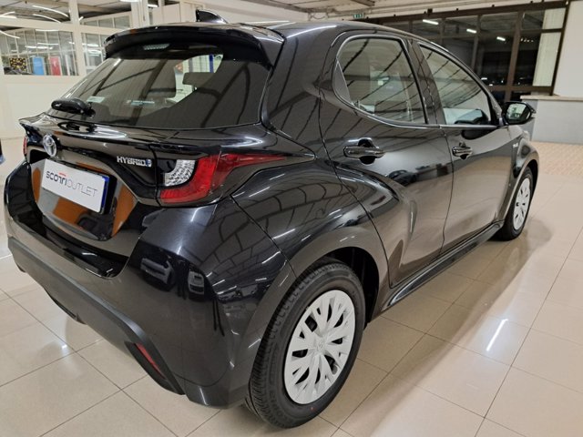 TOYOTA Yaris 1.5h active