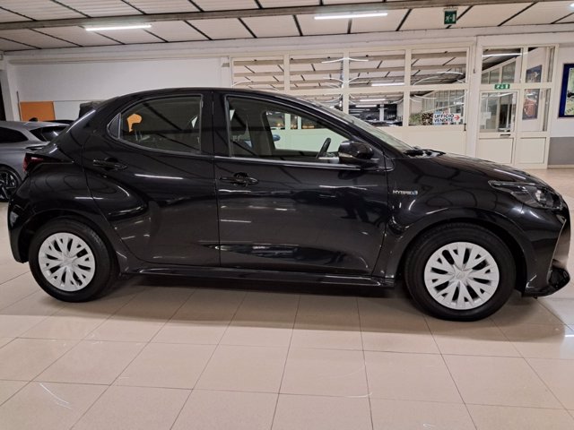 TOYOTA Yaris 1.5h active