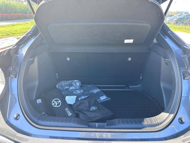 TOYOTA C-HR 1.8 HEV FWD TREND