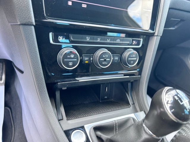 VOLKSWAGEN Golf 5p 1.6 tdi sport 115cv