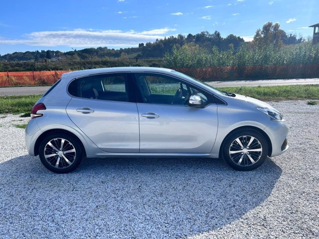 PEUGEOT 208 PureTech 82 5 porte Allure