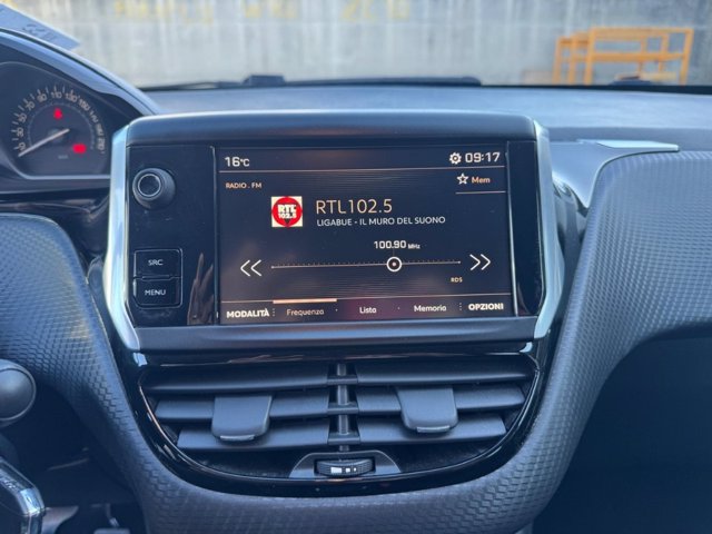 PEUGEOT 2008 PureTech 82 S&S Style