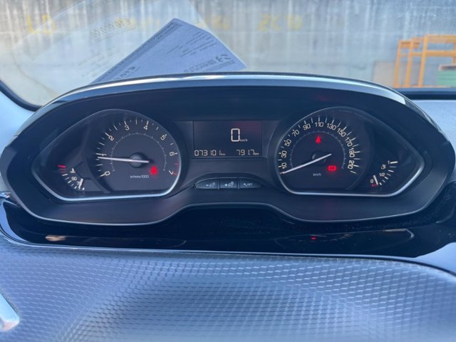 PEUGEOT 2008 PureTech 82 S&S Style