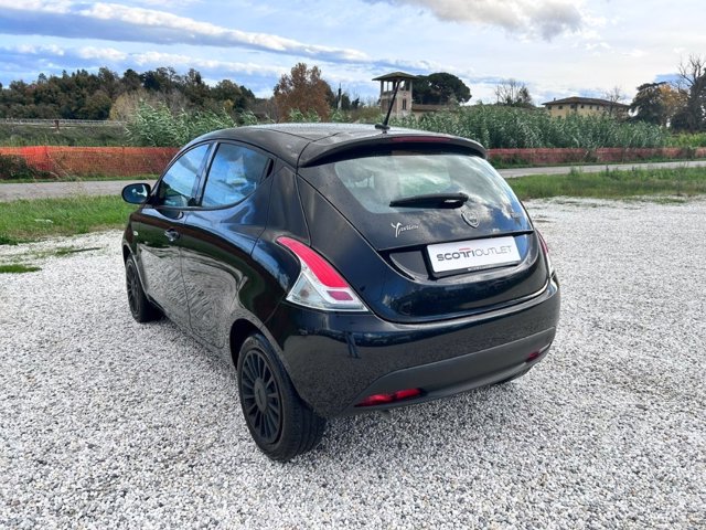 LANCIA Ypsilon 1.0 FireFly 5 porte S&S Hybrid Ecochic Silver