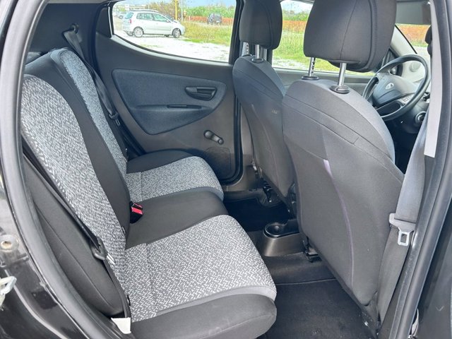 LANCIA Ypsilon 1.0 FireFly 5 porte S&S Hybrid Ecochic Silver