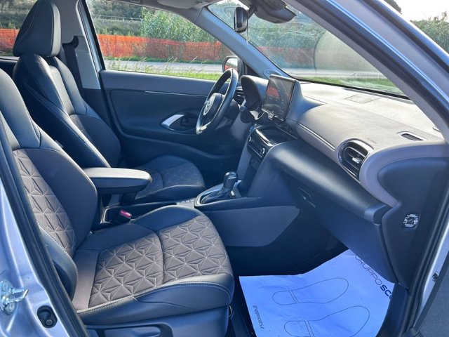 TOYOTA Yaris cross 1.5h lounge fwd 116cv e-cvt