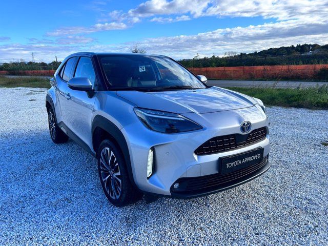 TOYOTA Yaris cross 1.5h lounge fwd 116cv e-cvt