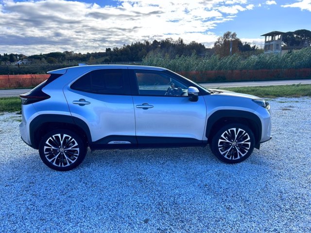 TOYOTA Yaris cross 1.5h lounge fwd 116cv e-cvt