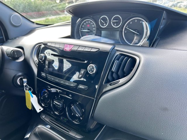 LANCIA Ypsilon 1.2 8v silver ecochic gpl 69cv